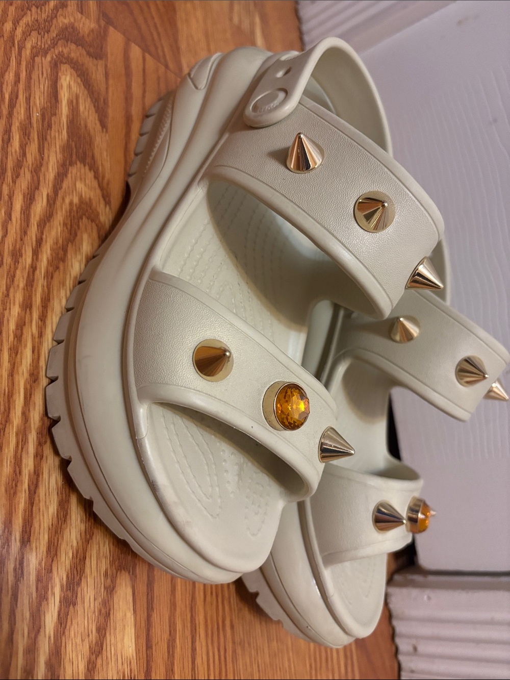 Crocs Mega Crush Platform Sandals with Jibbitz Gold Studs Mens 5 Womens 7 Bone